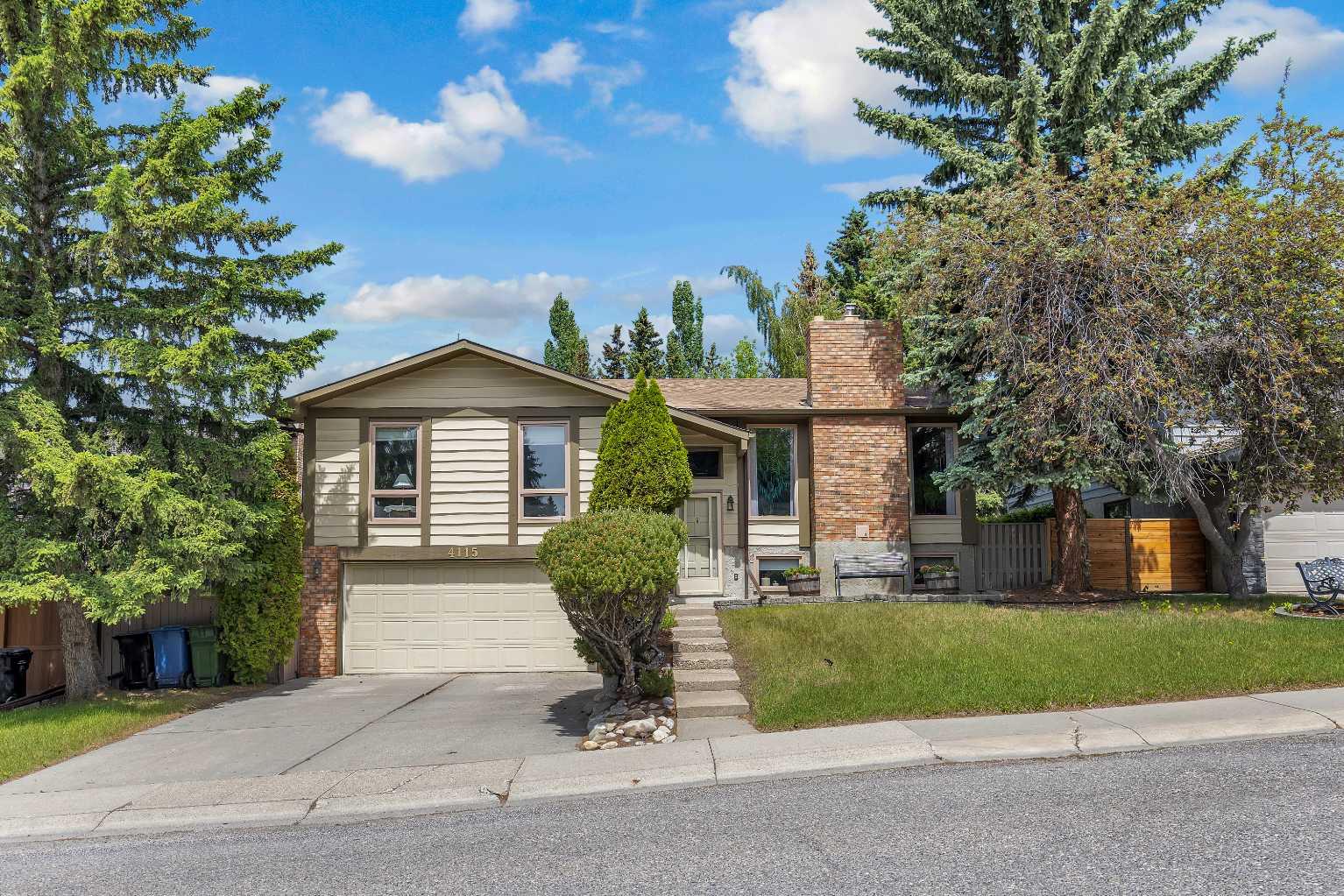 4115 Edgemont Hill NW, T3A 2L3