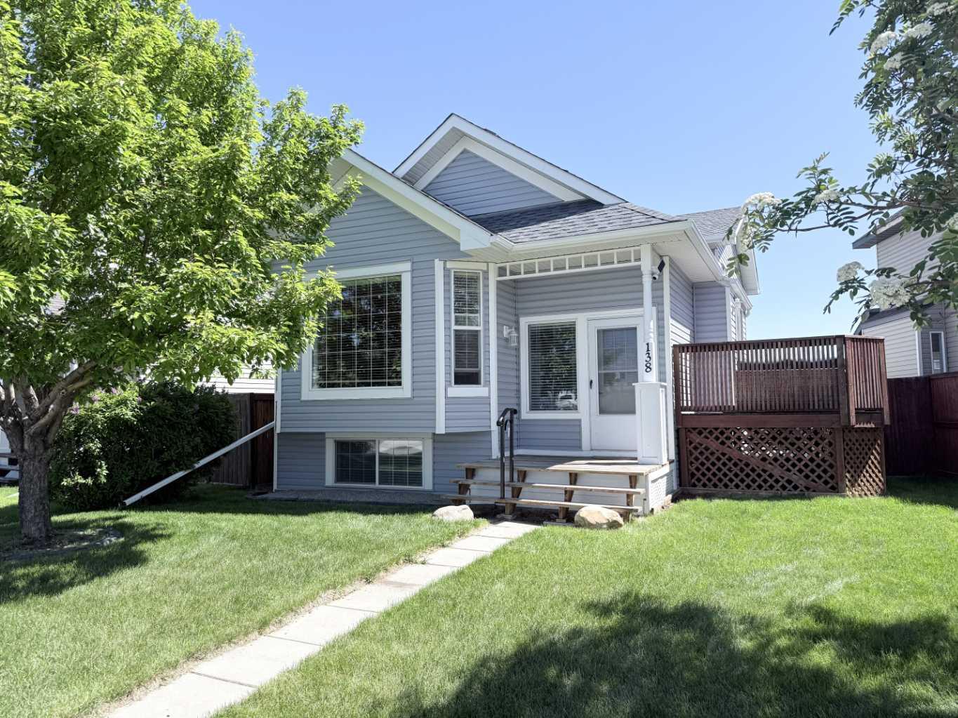 138 Bridleridge Way SW, T2Y4K8