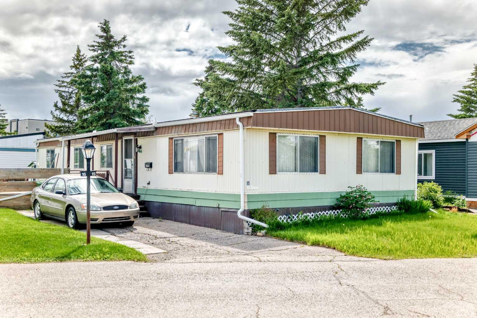 15, 3223 83 Street NW, T3B 6J4
