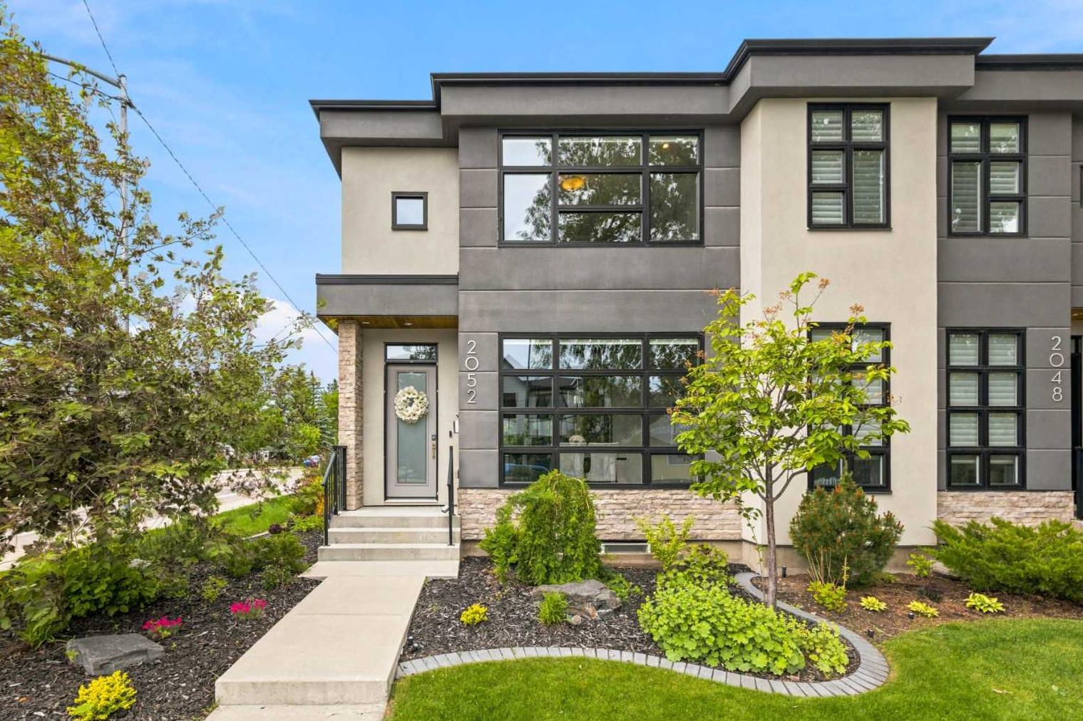 2052 46 Avenue SW, T2T 2R9