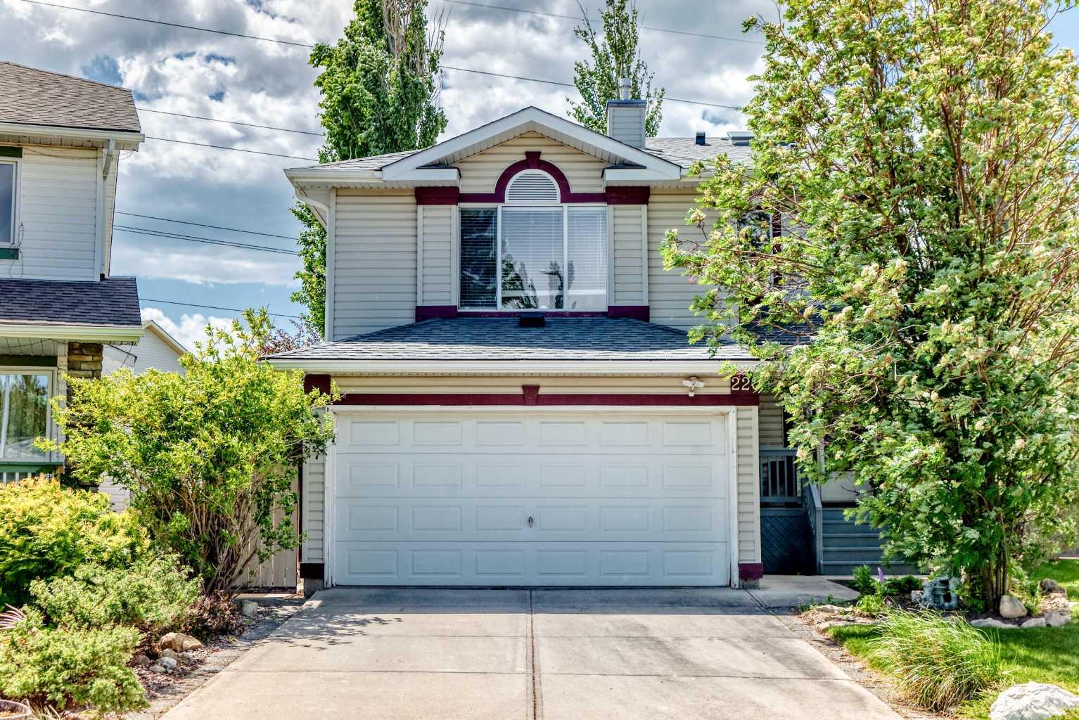 220 Shawbrooke Manor SW, T2Y 3L7