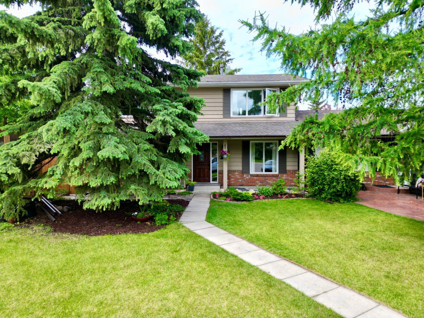 119 Midland Place SE, T2X 1N1
