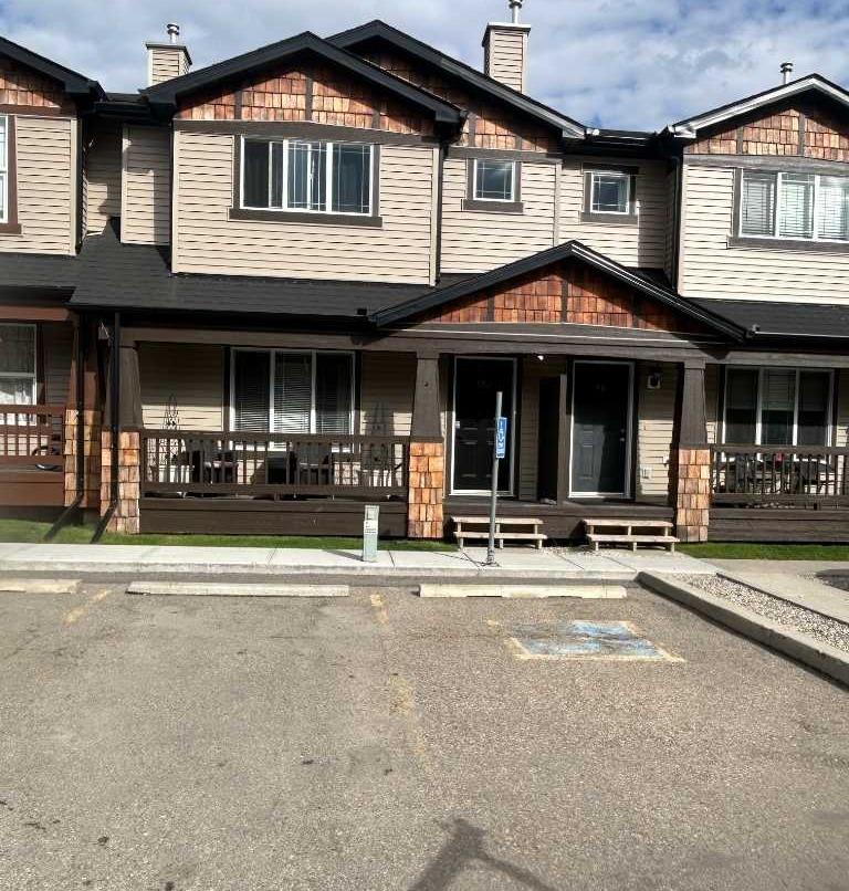 102 Panatella Park NW, T3K 6K4