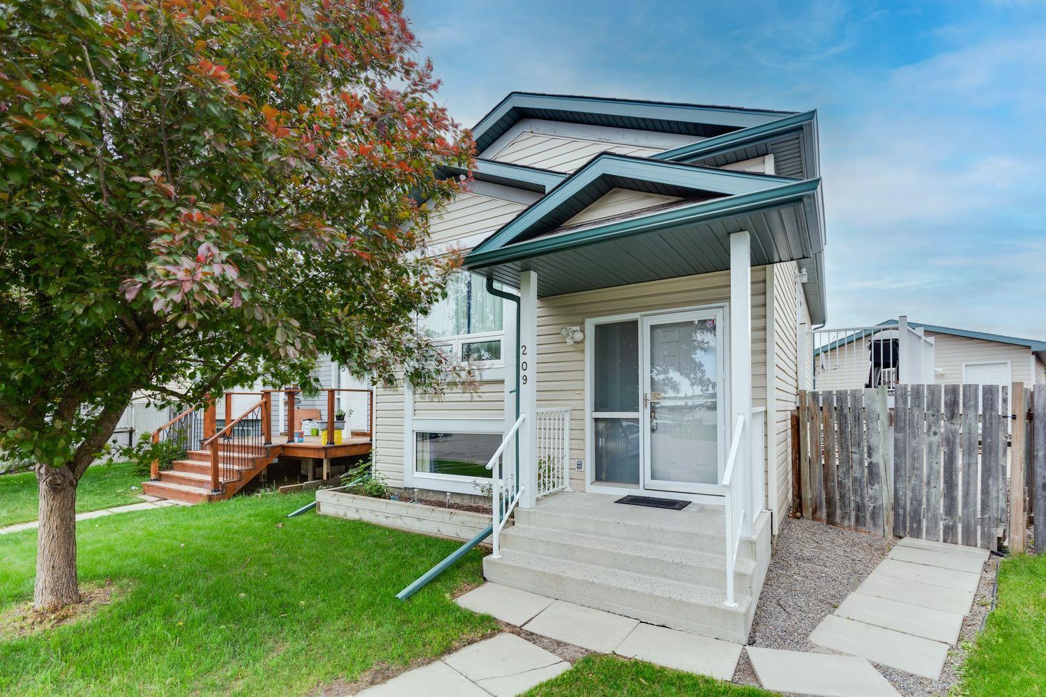209 Martin Crossing Way NE, t3j3v4
