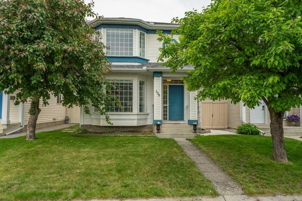 250 Mt Lorette Close SE, T2Z 2L9