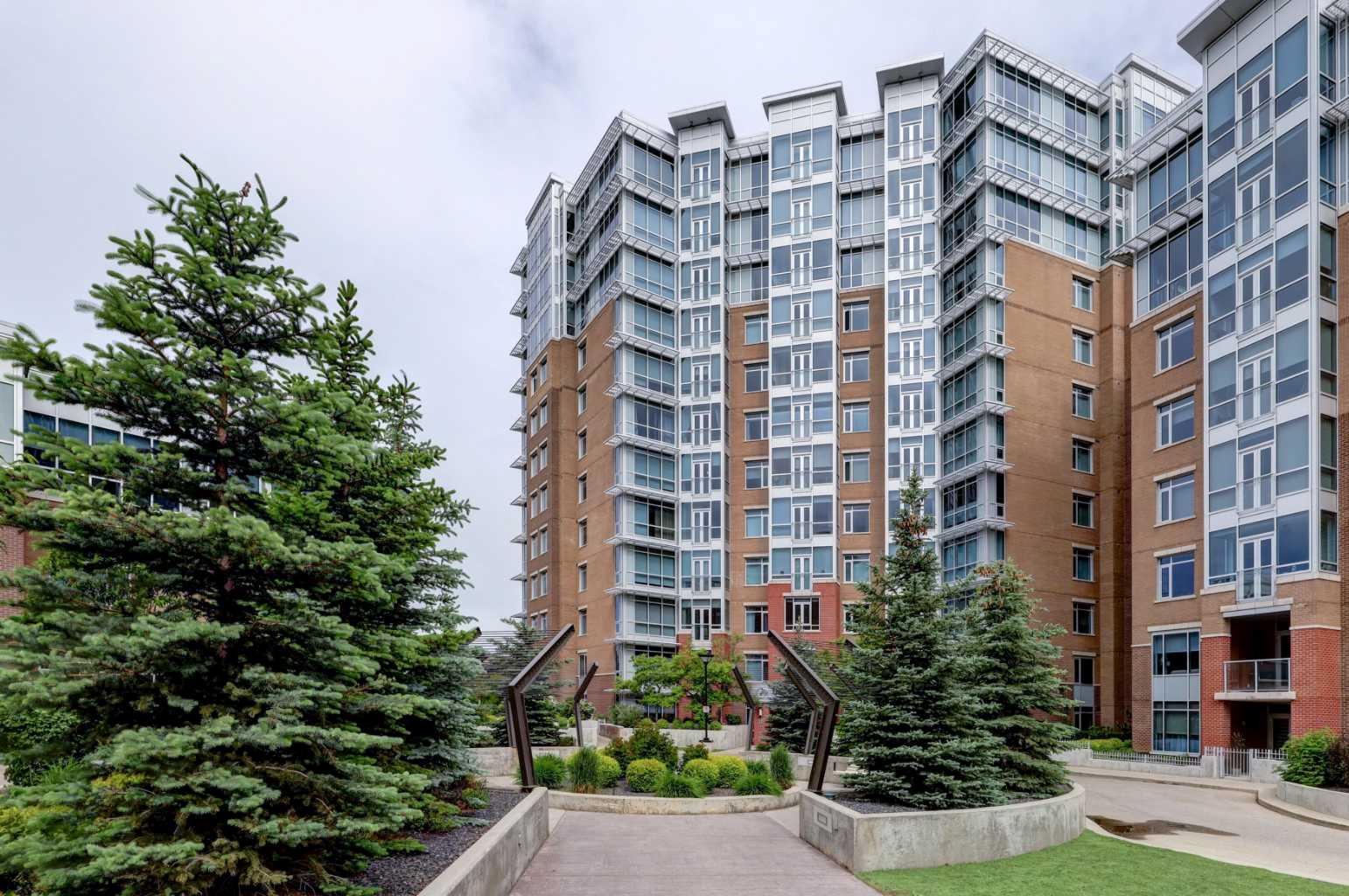 206, 16 Varsity Estates Circle NW, T3A 2C5