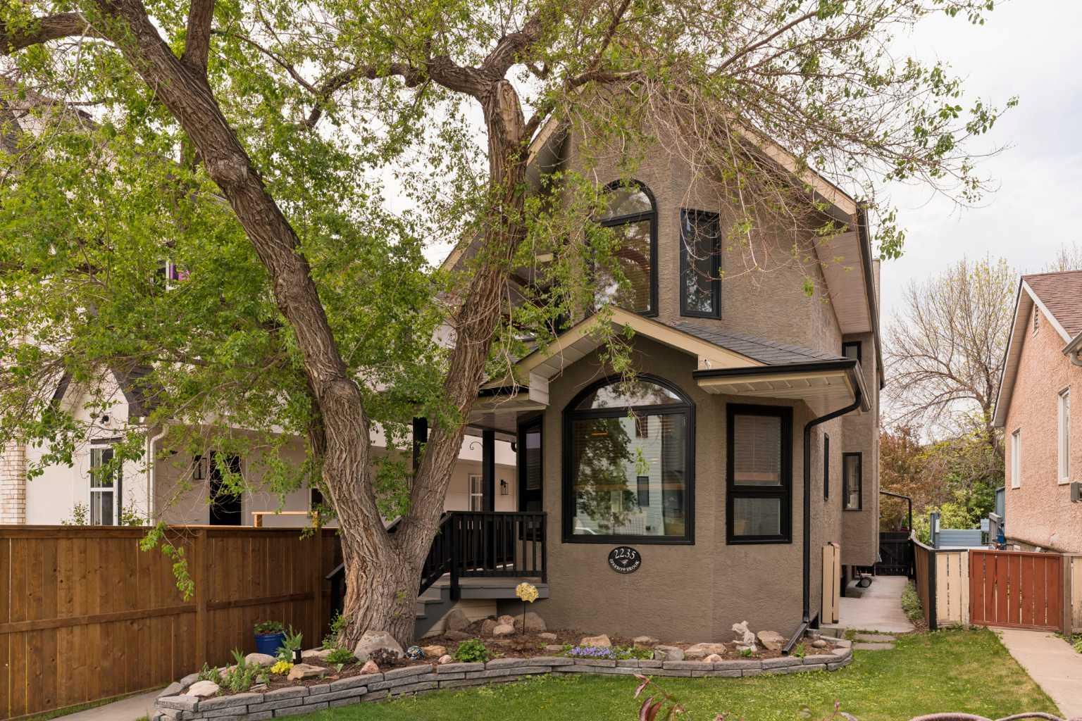 2235 27 Street SW, T3E 2E9