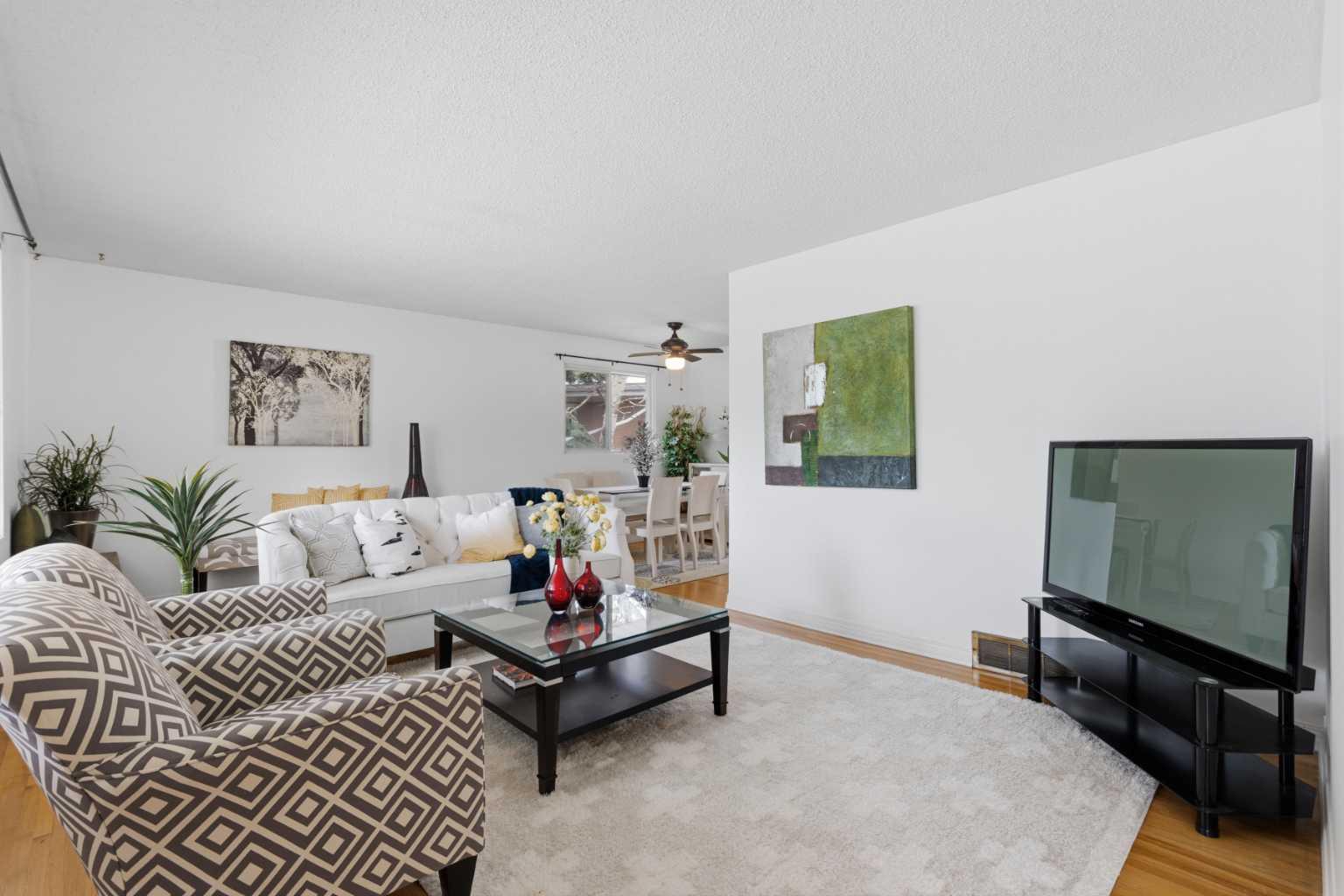 3248 Bearspaw Drive NW, T2L 1T3