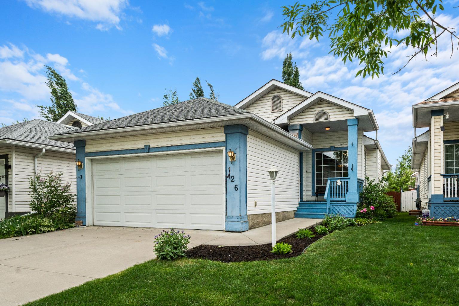 126 Douglas Glen Close SE, T2Z 3G1