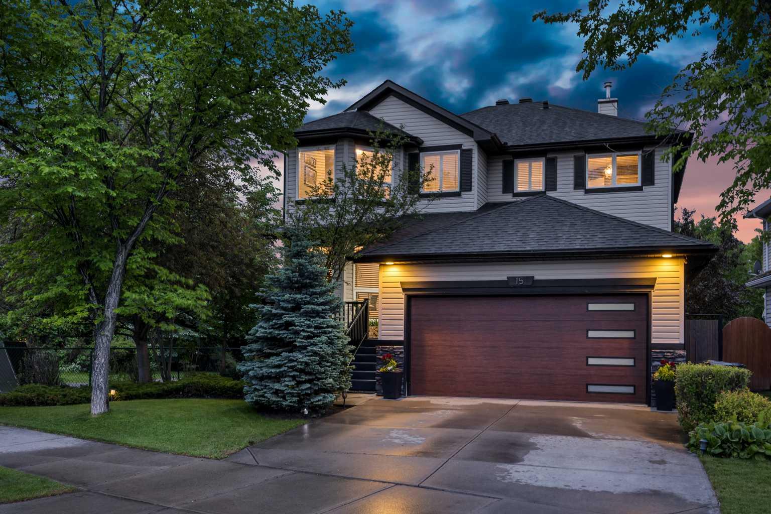 15 Douglas Glen Heights SE, T2Z 3T4