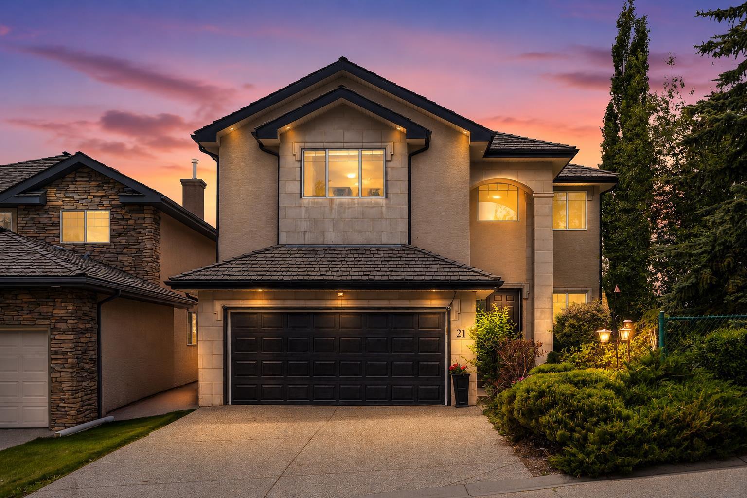 21 Royal Ridge Hill NW, T3G4T9