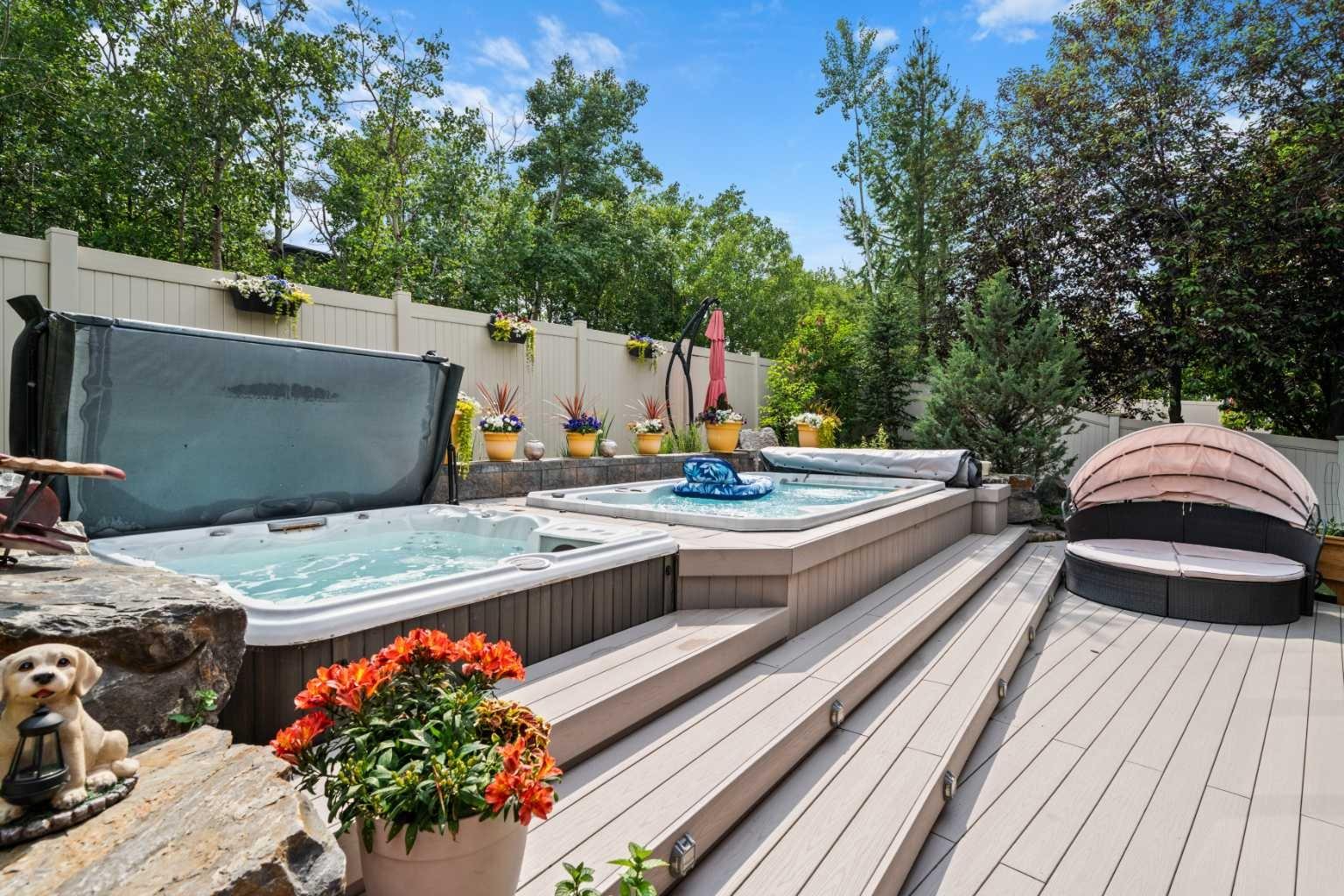 11 Aspen Cliff Place SW, T3H 0M1