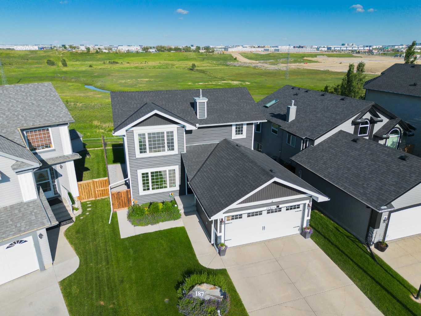 187 Covington Close NE, T3k 4L9