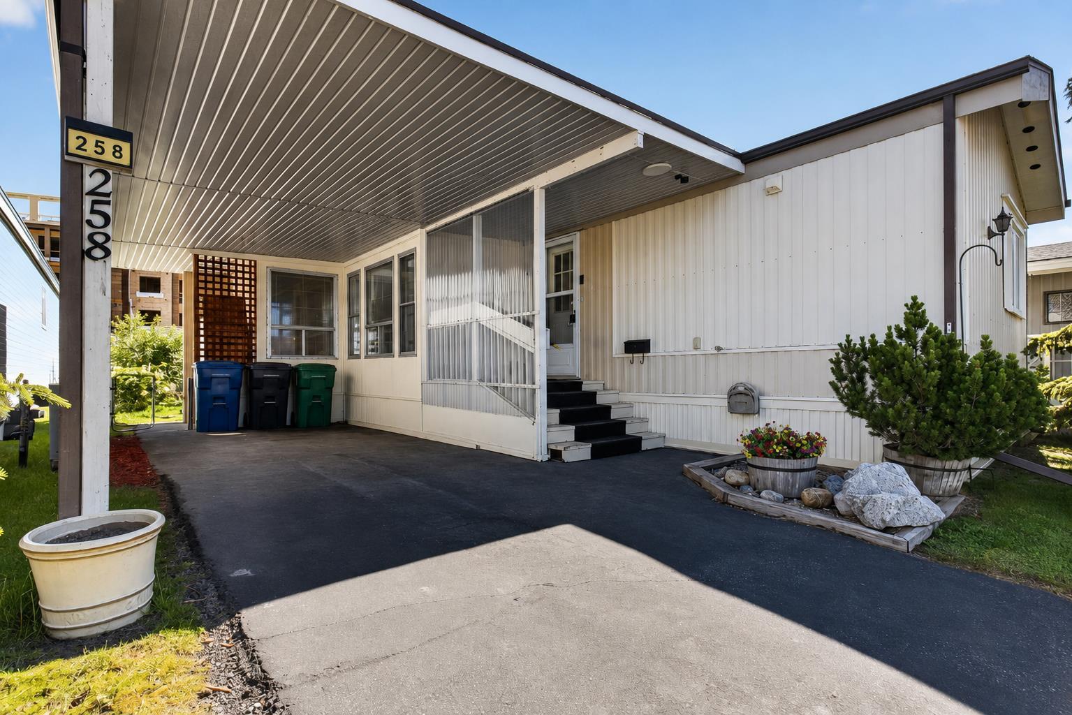 258, 99 Arbour Lake Road NW, T3G4E4
