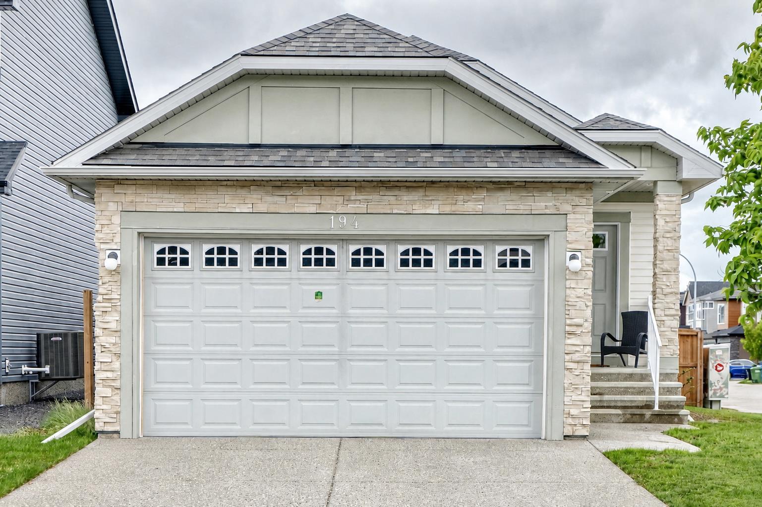 194 Walgrove Terrace SE, T2X 4E7