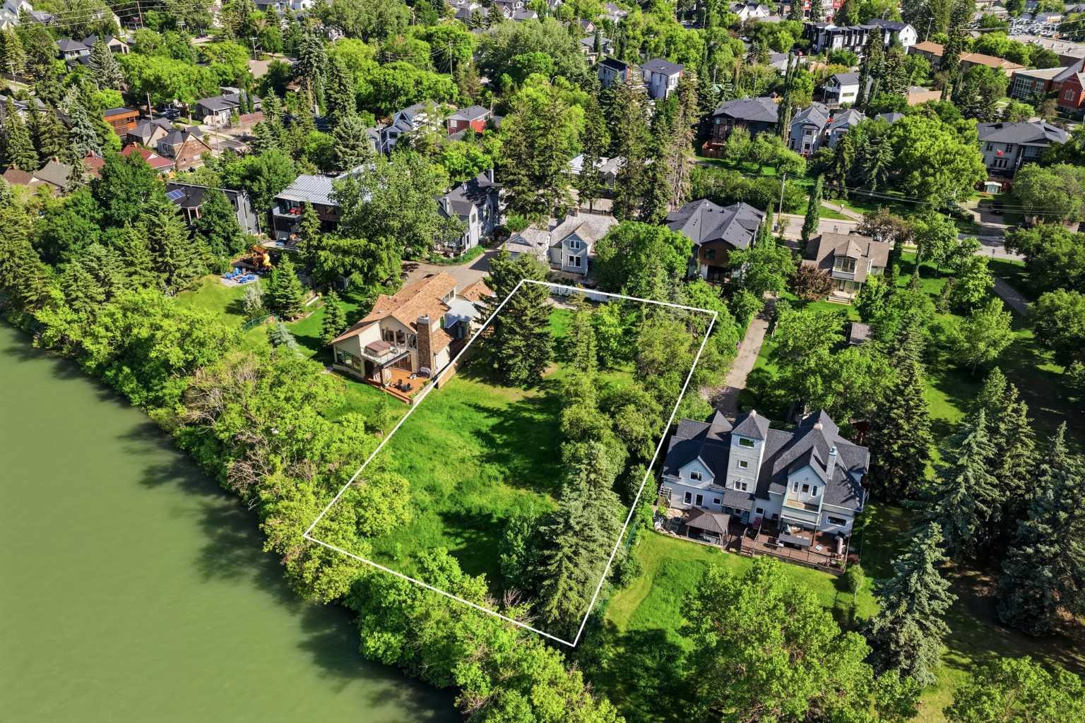 10 and 14 Major Stewart Lane SE, T2G 5R6