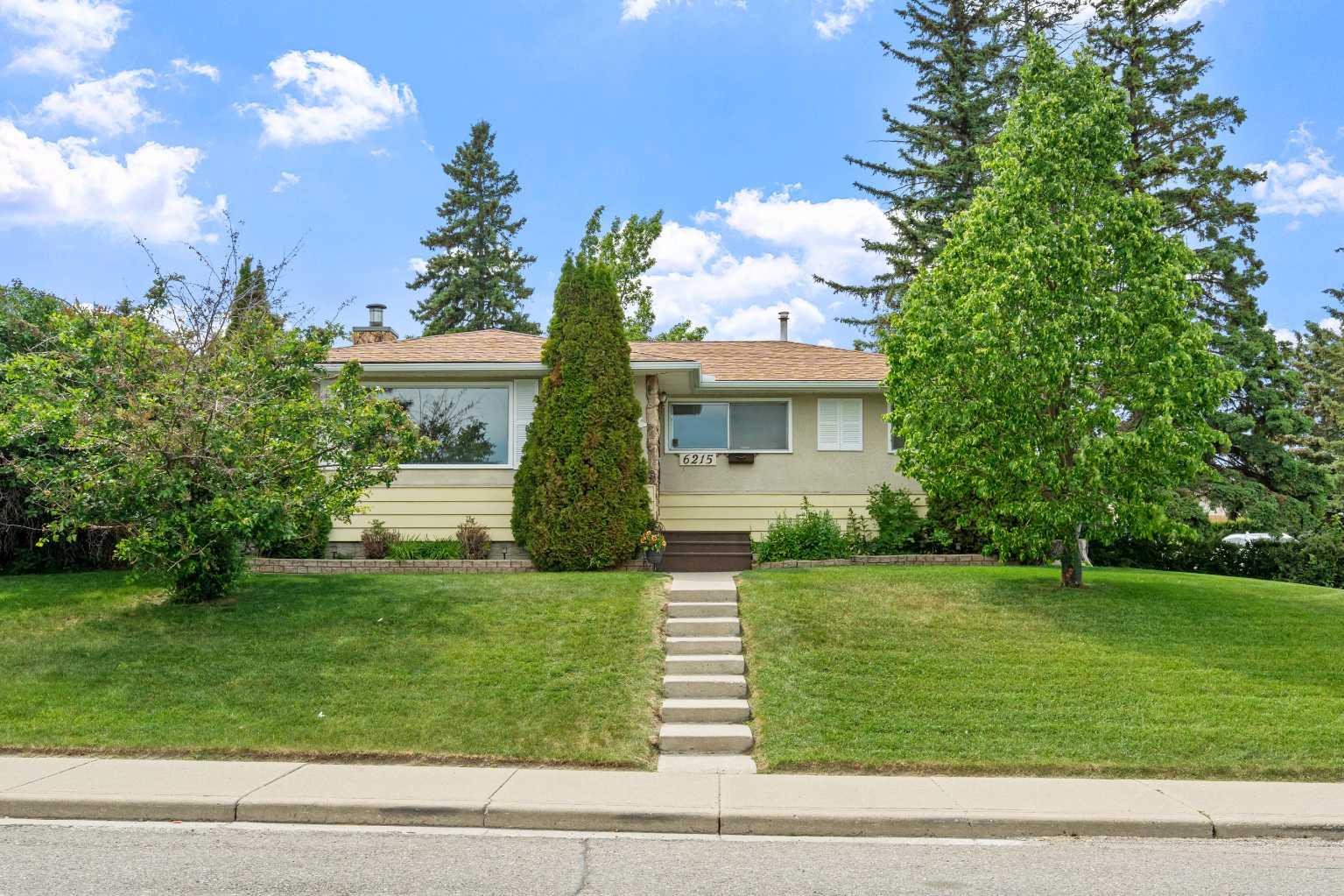 6215 Thorncliffe Drive NW, T2K 3A6