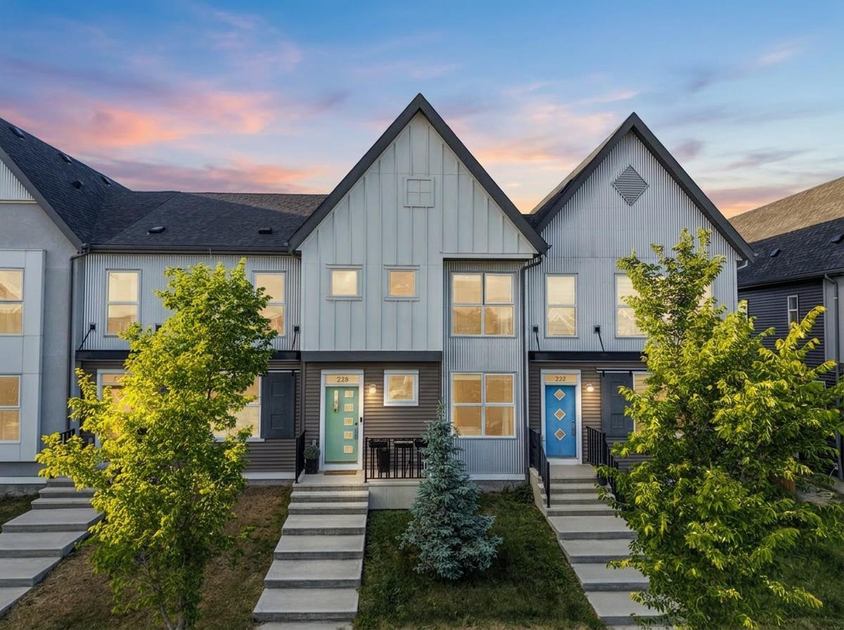 228 Livingston View NE, T3P 0Z9