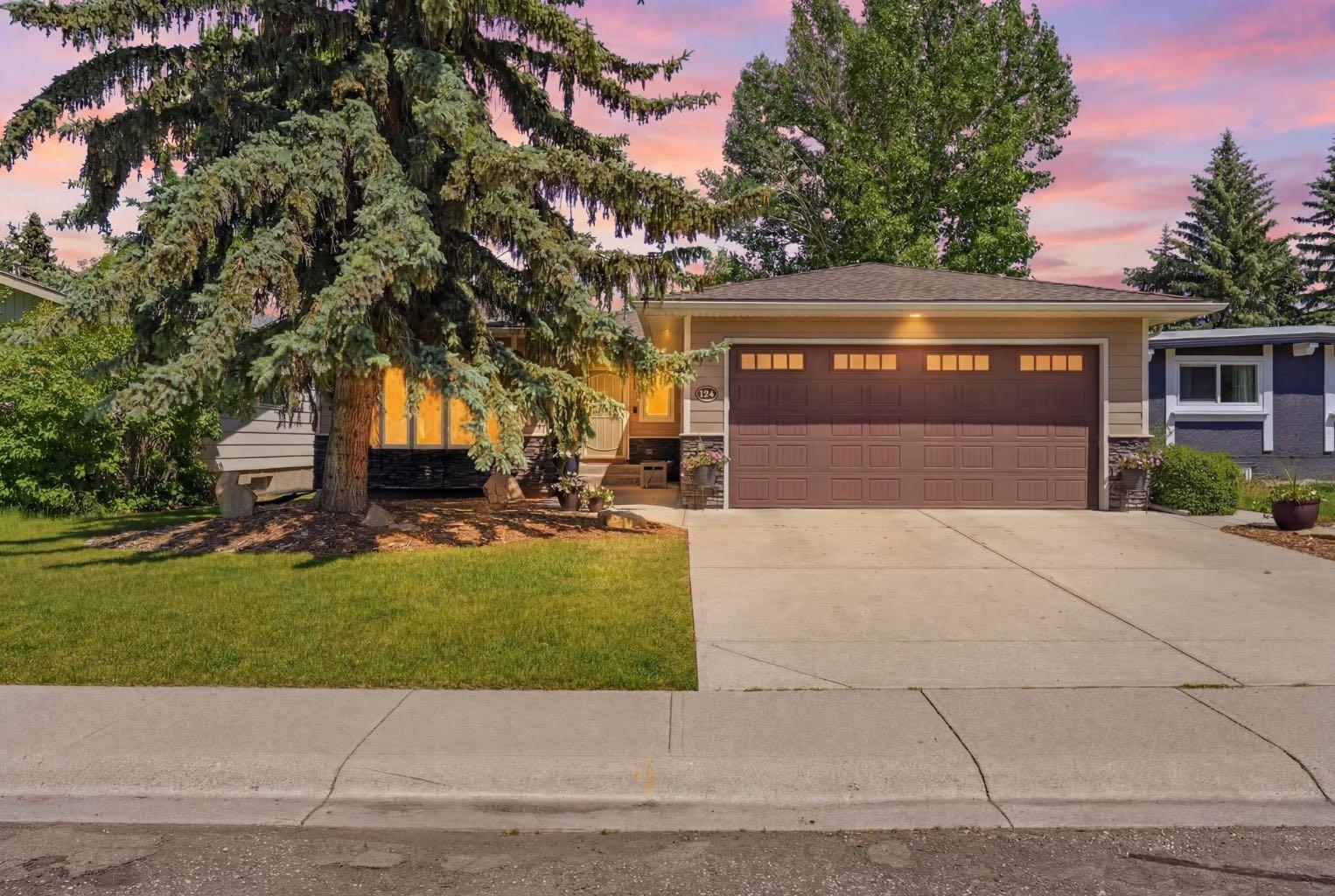 124 Cantrell Place SW, T2W1X2