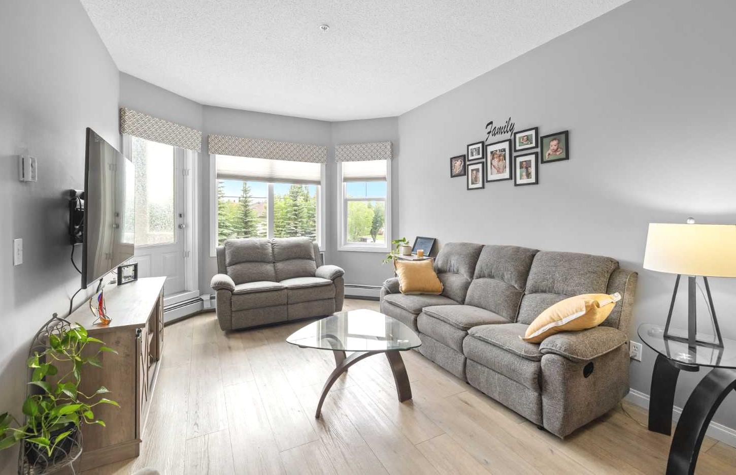 220, 8 Prestwick Pond Terrace SE, T2Z 4P3