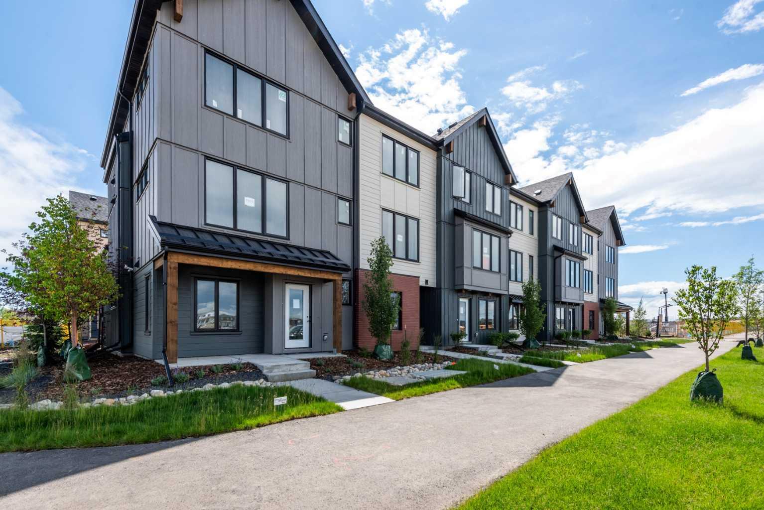 7369 MERCADO Avenue SE, T3M 4C2