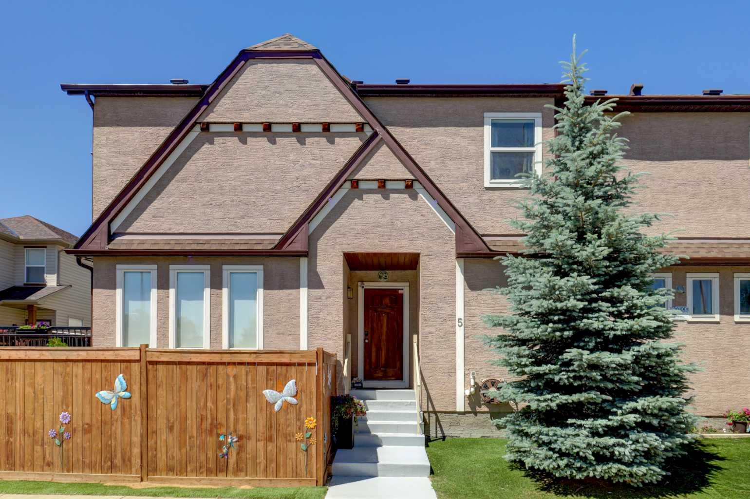 5 Covecreek Mews NE, T3K0V8