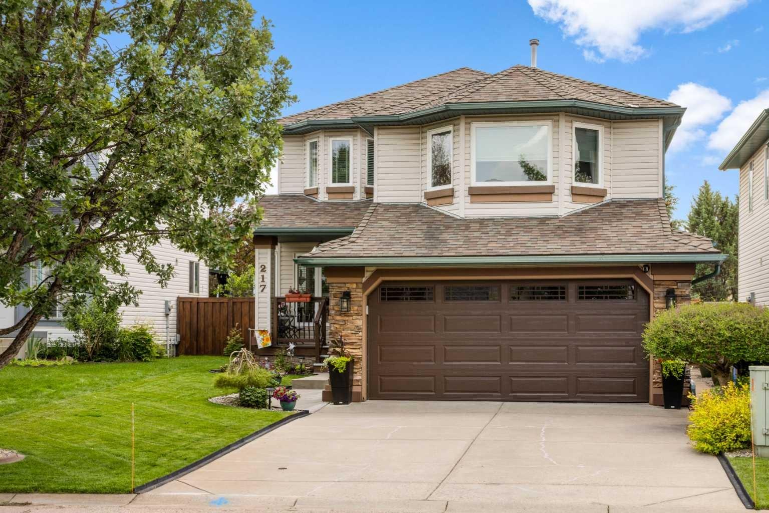 217 Douglas Glen Close SE, T2Z 2V7