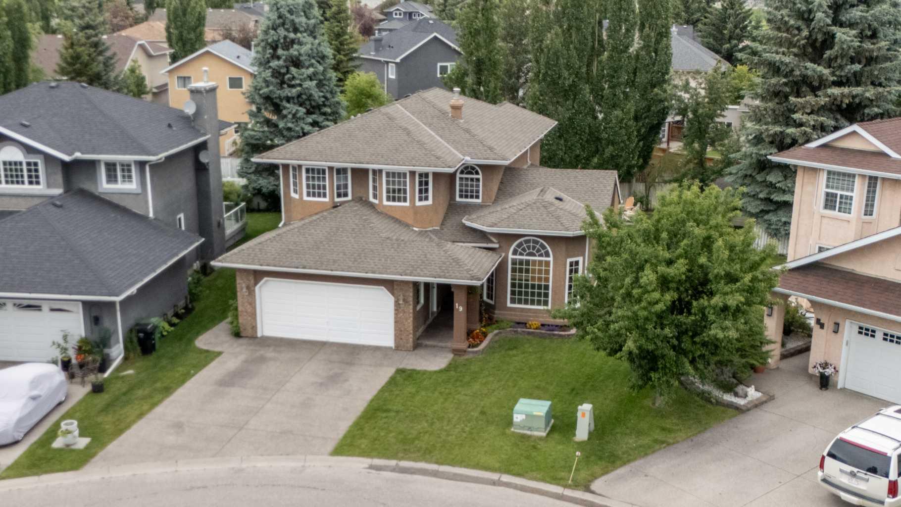 19 Mckenzie Lake Manor SE, T2Z 1Y4