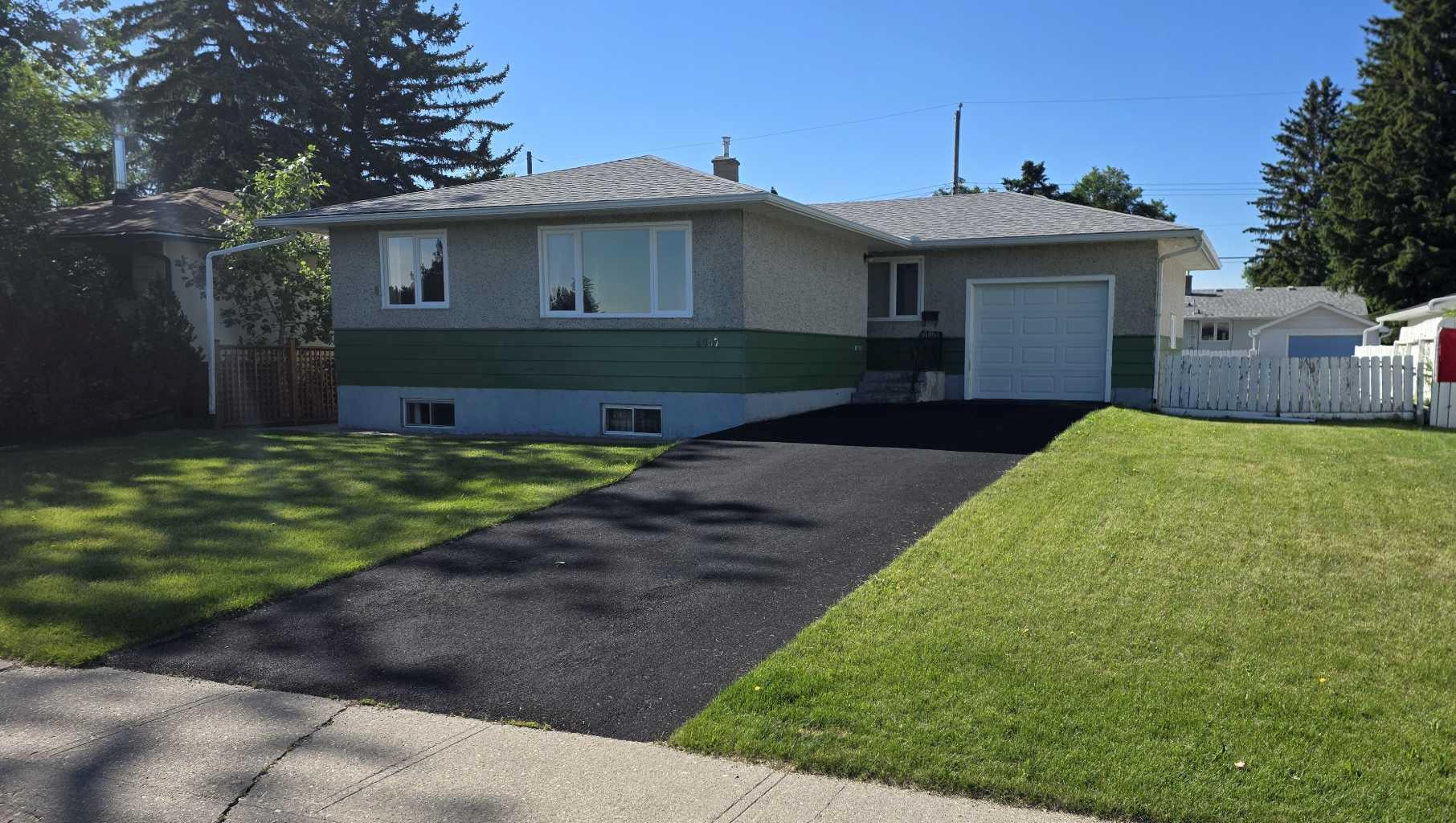 4907 10 Avenue SW, T3C 0M3