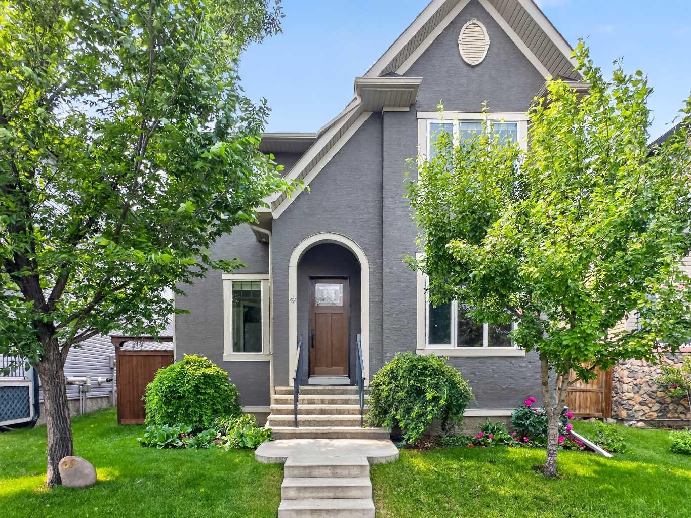 47 Elgin Meadows Road SE, T2Z 0S1