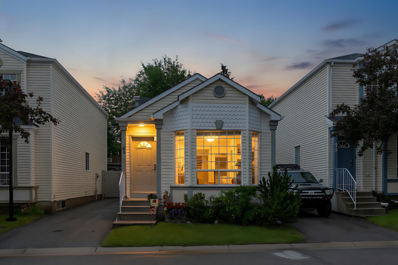 86 Coventry Lane NE, T3K 4G4