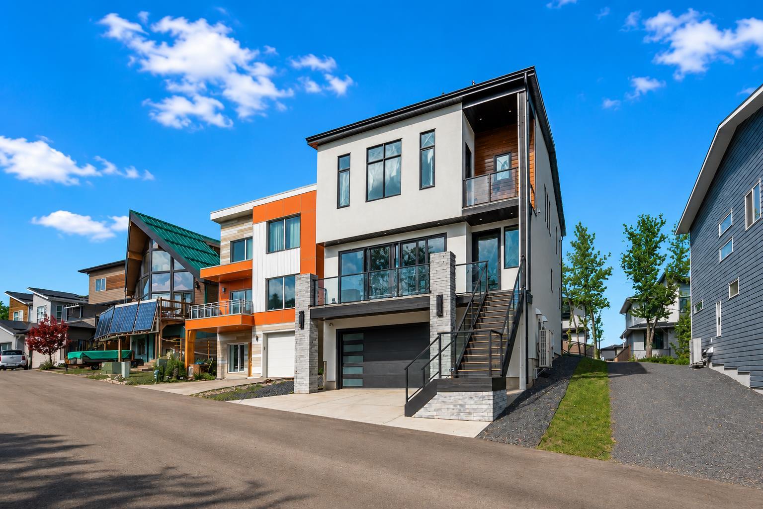 49 Rockhaven Green NW, T3G 5H3
