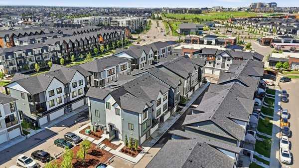 283, 380 Seton Villas SE, T3M 3T8