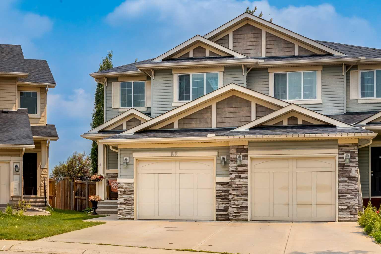 82 Brightoncrest Grove SE, T2Z 0V5