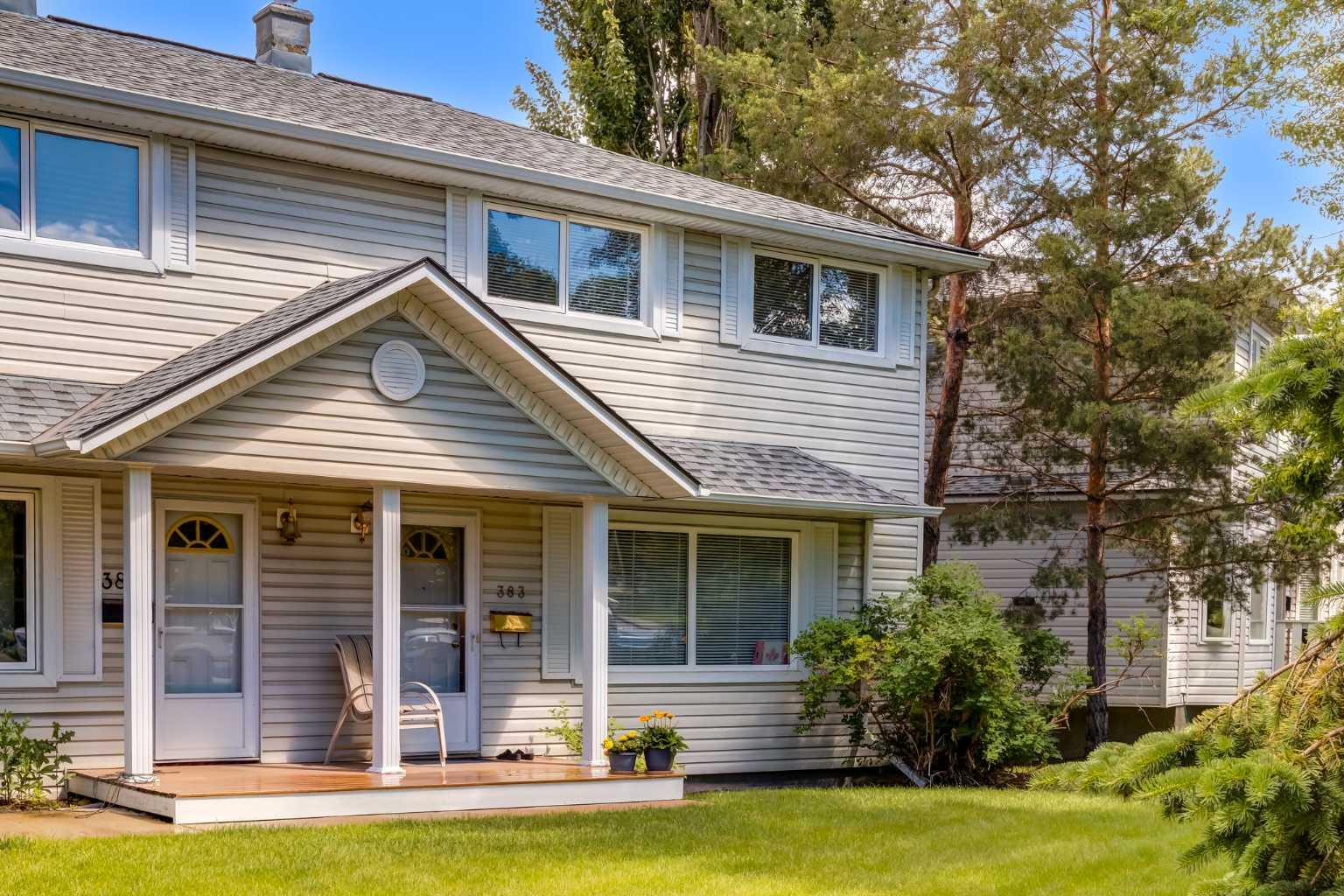 383 Killarney Glen Court SW, T3E 7H4