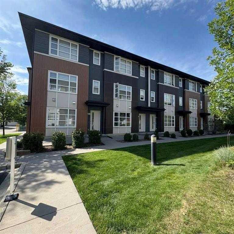 202 EVANSRIDGE Park NW, T3P0N7