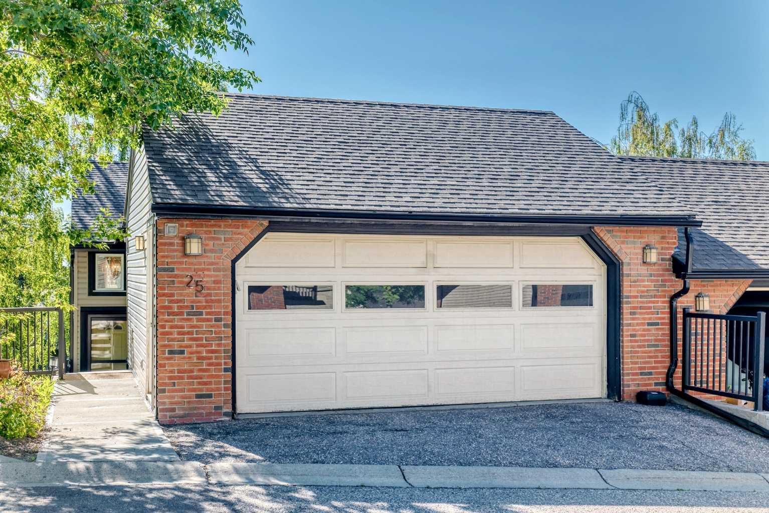25, 448 Strathcona Drive SW, T3H 1M3