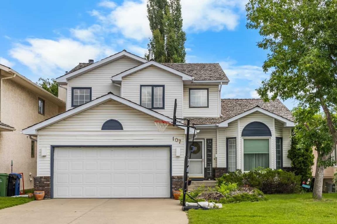 107 Hampshire Close NW, T3A 4X9