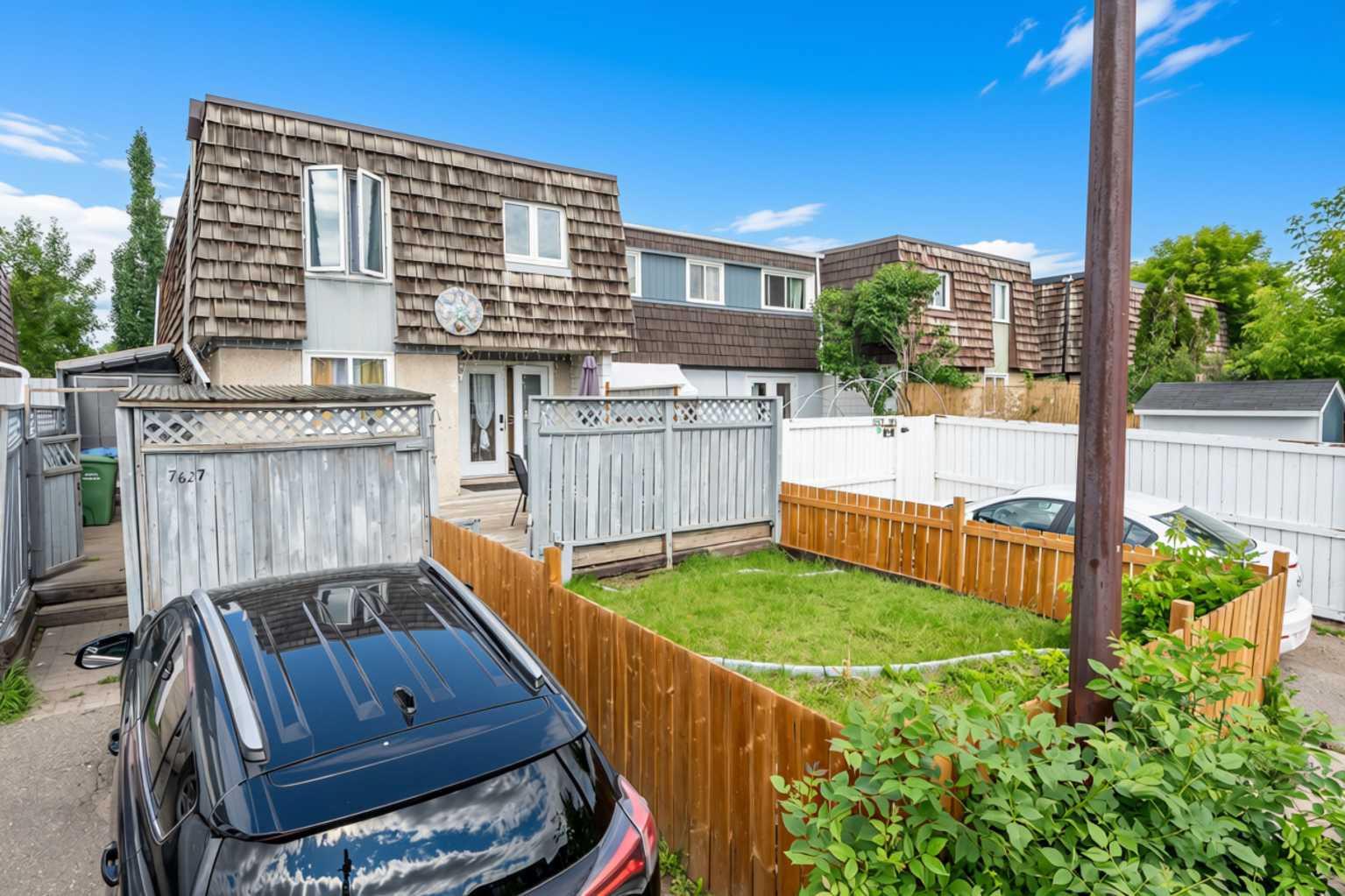 7627 24A Street SE, T2C 0Z8