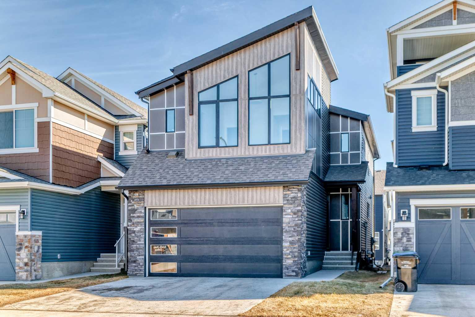 138 Silver Spruce Grove SW, T2X5M2