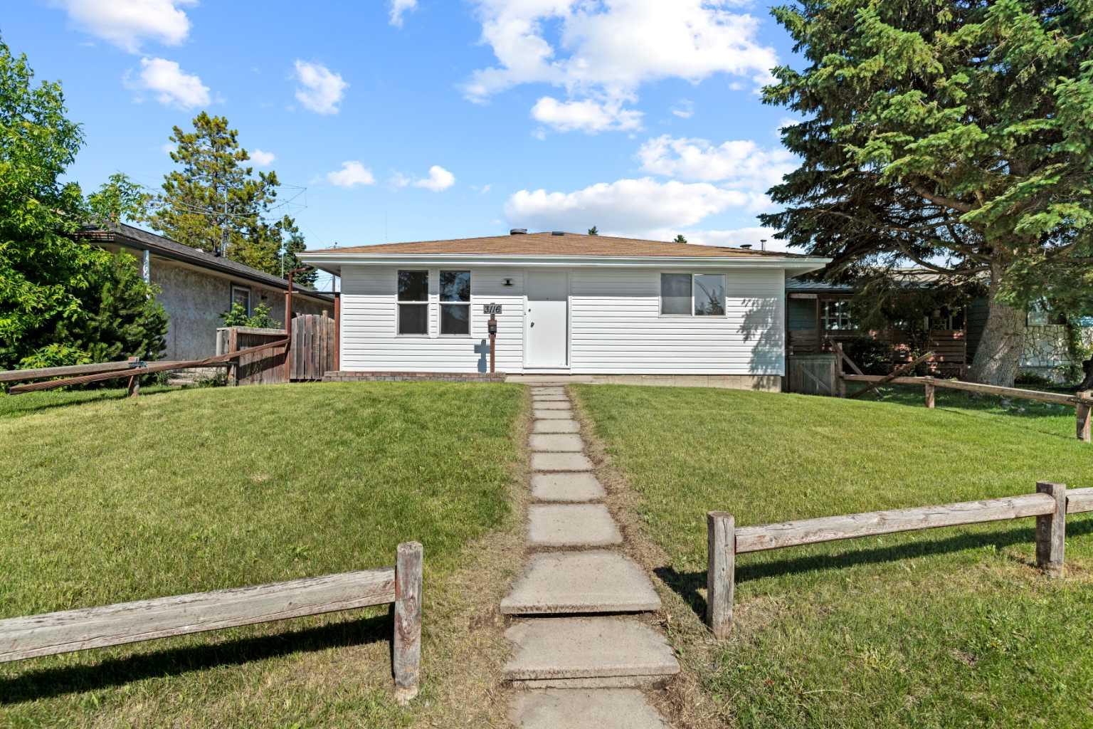 3116 39 Street SE, T2B 1B1