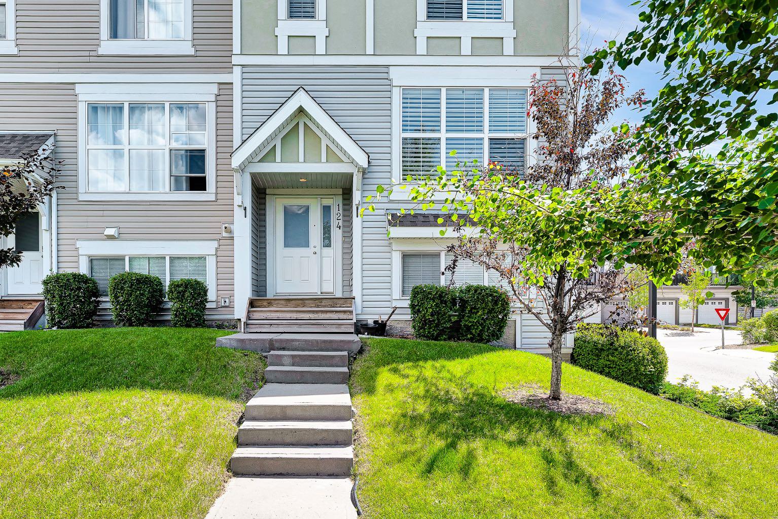 124, 130 New Brighton Way SE, T2Z 1H5