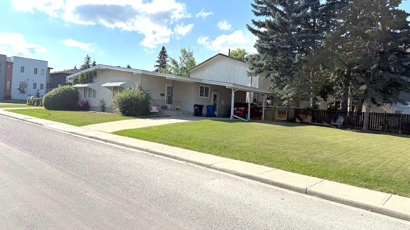 3014, 3016 25 Avenue SW, T2E 0K4