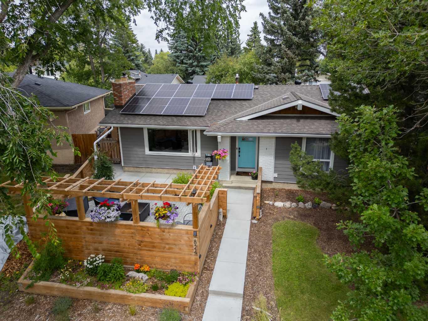 824 Cannell Road SW, T2W 1T4