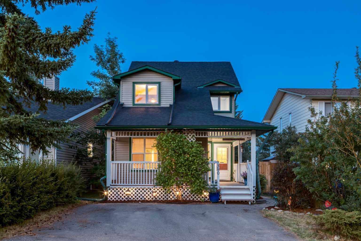 380 SHAWCLIFFE Circle SW, T2Y 1A4