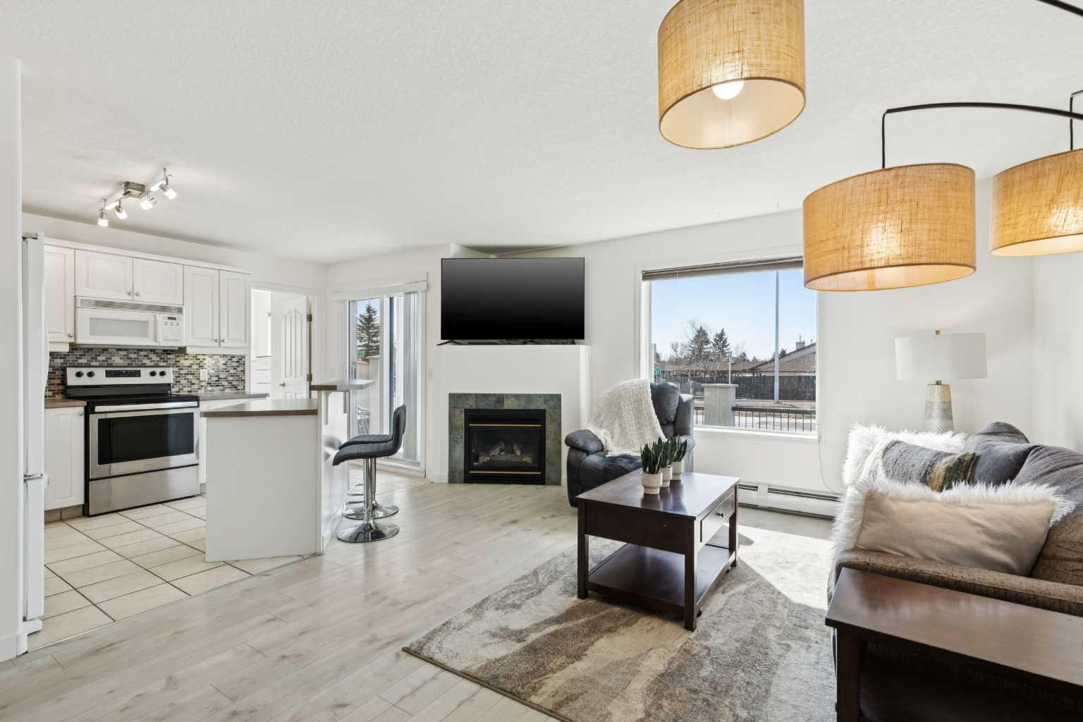 102, 6102 Valleyview Park SE, T2B 3R6