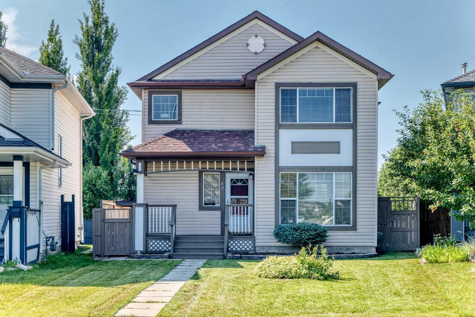 43 Somerside Common SW, T2Y 3M9