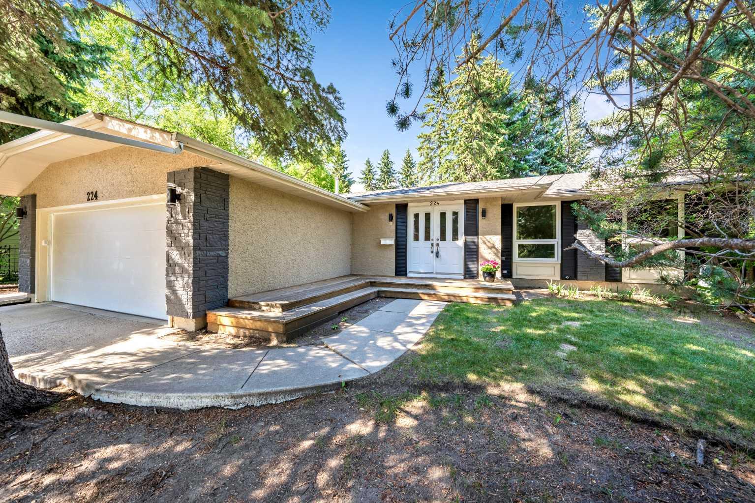 224 Varsity Crescent NW, T3B 2Z6