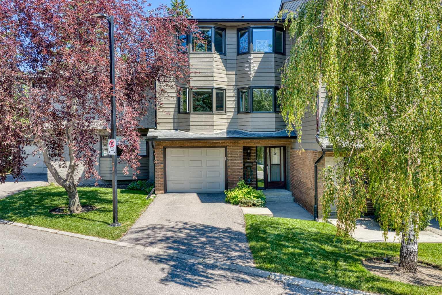 104, 23 Glamis Drive SW, T3E 6S3