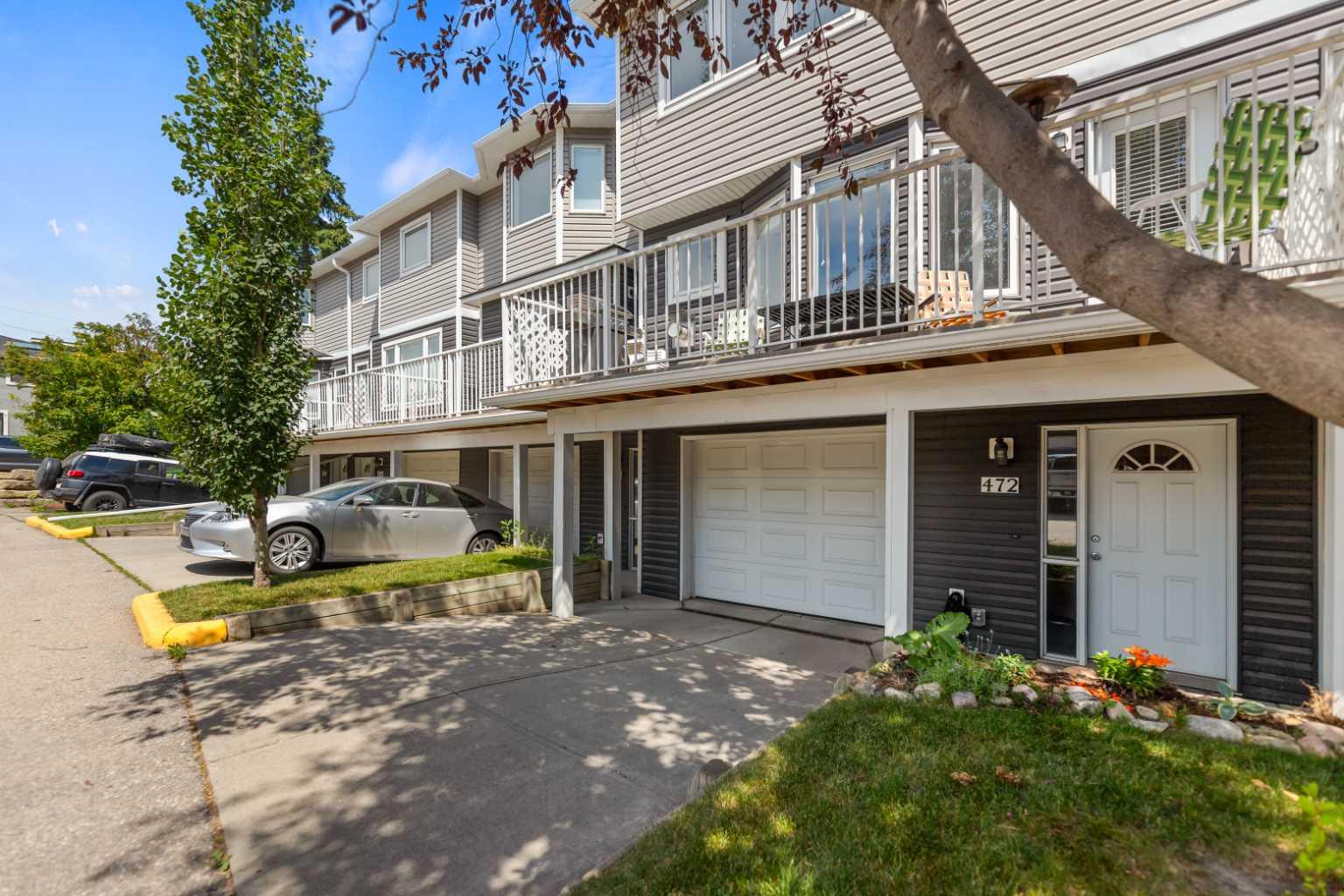 472 Regal Park NE, T2E 0S6